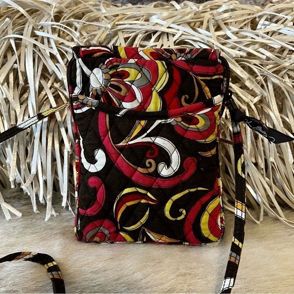 Vera Bradley 27” before running